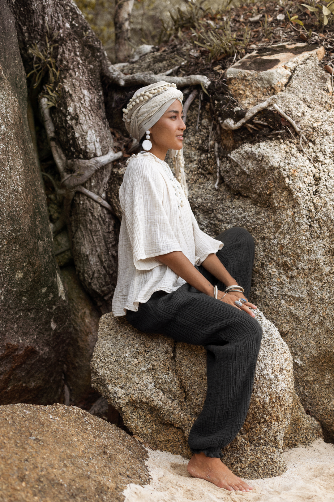 Yogana Pants Black