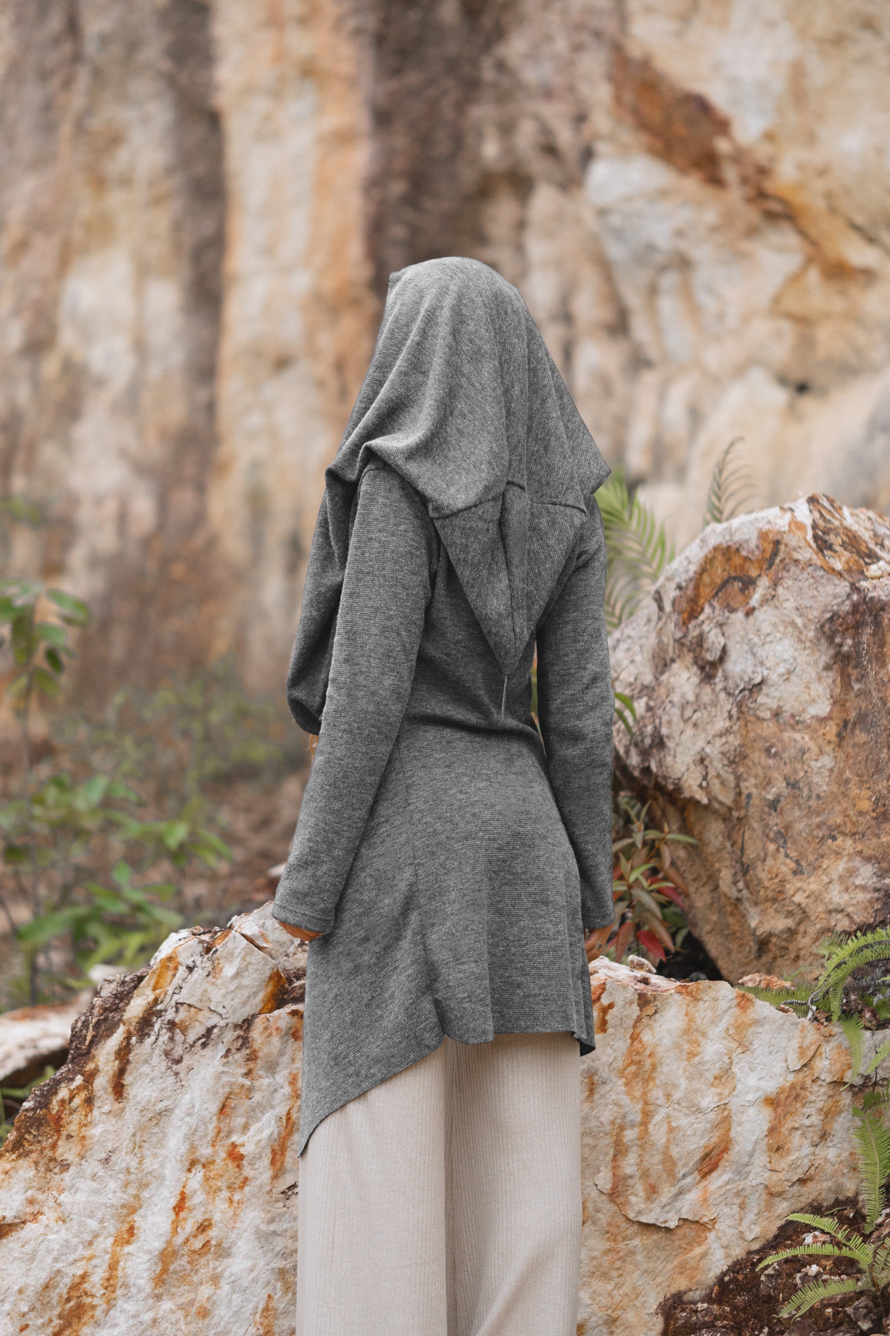 Hooded Cardigan Lalima Light Grey – Thaluta
