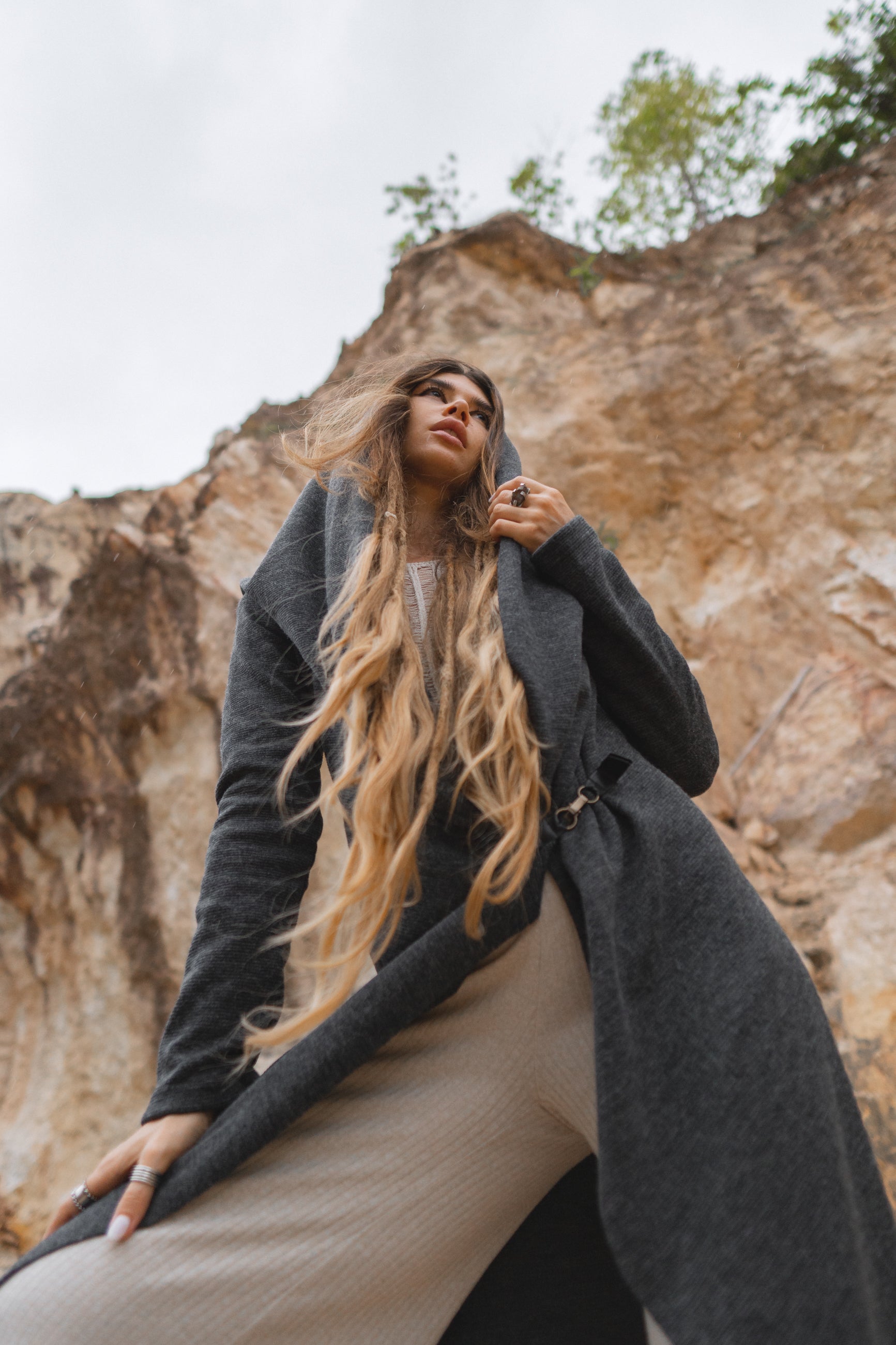 新品タグ付き SERIALIZE LONG HOODED CARDIGAN 新品タグ付き SERIALIZE LONG HOODED CARDIGAN